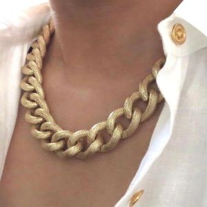 Textured chunky chain necklace